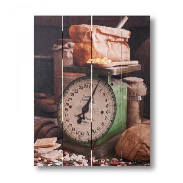 Market Scale Pallet Art